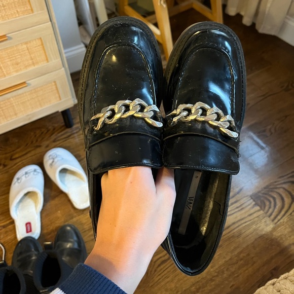 Zara Chunky Chain Loafer - Picture 2 of 6